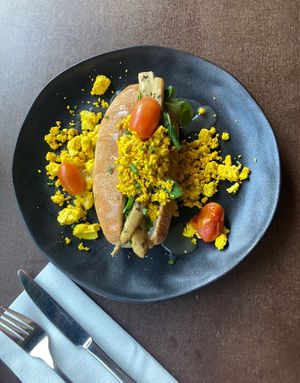 Asperge Tofu scramblee  at Bhalu in Nijmegen