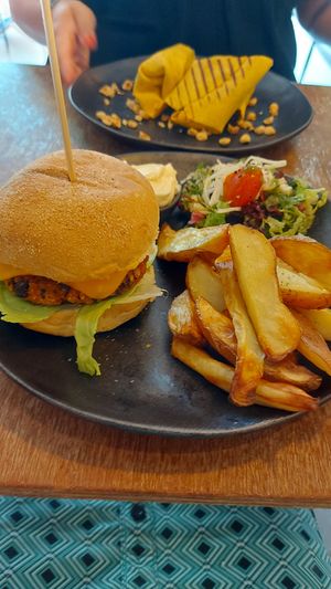 Bhalu-burger at Bhalu in Nijmegen