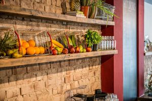 Veel groentjes en fruit at Bhalu in Nijmegen