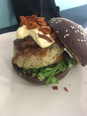 Quinoa burger at Bio.Tequim Vegetariano Restaurante in Tavira