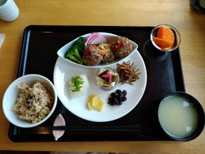 Menu of the day. Very delicious and healthy. All vegan and prepared freshly in front of your eyes.
It's cheap, only 900 yen for all of this.
English menu available at Restaurant Bios in Tokushima