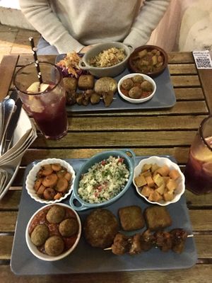 Vegan mixed platter at El Vegetariano de la Alcazabilla in Malaga