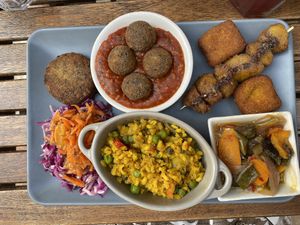 Mixed vegan plate at El Vegetariano de la Alcazabilla in Malaga