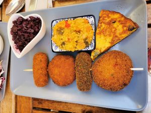 Mixto brochetas at El Vegetariano de la Alcazabilla in Malaga