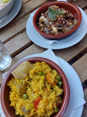 Paella & Mushrooms Pil-pil at El Vegetariano de la Alcazabilla in Malaga