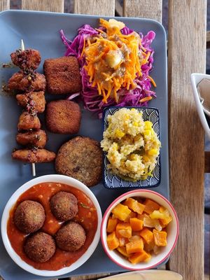 The vegan mixed plate of deliciousness. at El Vegetariano de la Alcazabilla in Malaga