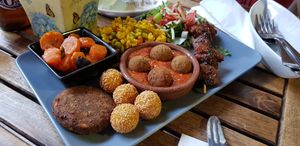 Plato variado de tapas at El Vegetariano de la Alcazabilla in Malaga