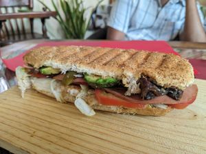 Torta Boscaoilla (Portobello mushroom, avo, pickled jalapeños, tomato, lettuce, vegan mayo) at Comiendo Sano Mi Tienda de la Salud in Mazatlan