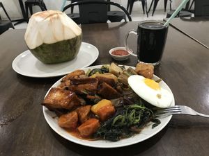 Mixed buffet  at Gaya Vegetarian in Kota Kinabalu