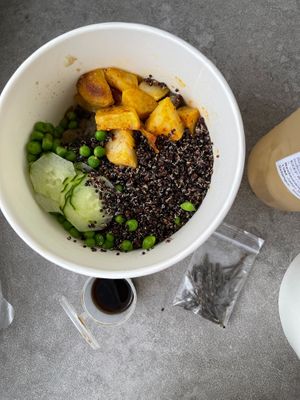 The Best MariGold
The truly guilt-free fierce curry that hits the spot. Creamy garbanzo curry smothered over a bed of fluffy spiced rice. Topped with Quinoa, Baby Peas and Home Fr at EAT21 in Petaling Jaya