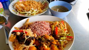 Kanom jeen in the background at Raan Midr J - ร้าน มิตรเจ in Udon Thani