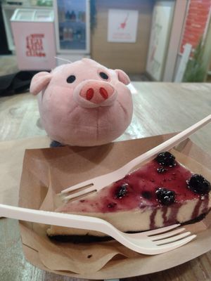 Cheesecake at Edgy Veggy in Sofia