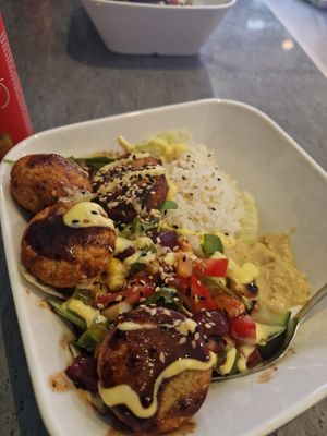 Falafel Box at Onnumara Cigköfte in Kufstein