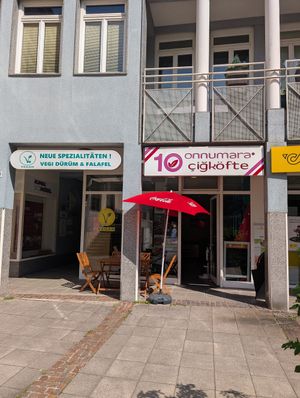 Buiten at Onnumara Cigköfte in Kufstein