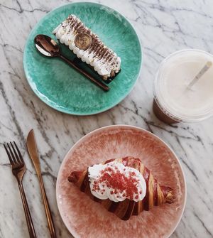 Photo by (IG) @Nicoleplunkett_ at L'Artisane Creative Bakery in Coral Gables