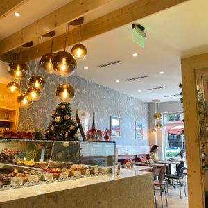 Good vibes at L'Artisane Creative Bakery in Coral Gables