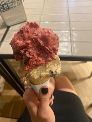 Stracciatella more e lamponi
Ceumble pralinato al cioccolato  at Gelateria La Romana in Padua