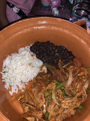 Fajitas with rice at El Apapacho in Merida