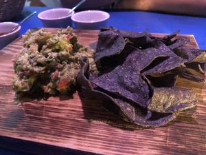 Delicious guac and fresh chips at El Apapacho in Merida