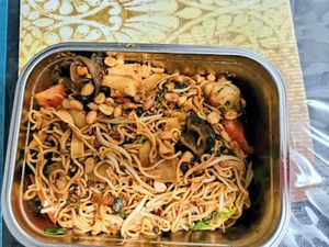 Veg mala fried noodle 👍 at Fu Kang 富康素食轩 - Yishun in North Singapore