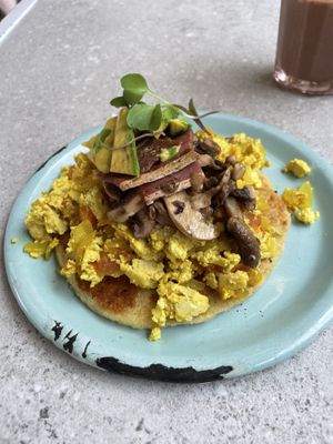 Arepa enchulada de tofu (100% vegan)   at Puro Zumo in Bogota