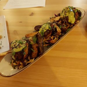 Skewers with shitake mushrooms and coleslawish stuff underneath, at La Voladora in Alicante