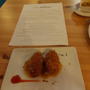 Croquetas at La Voladora in Alicante