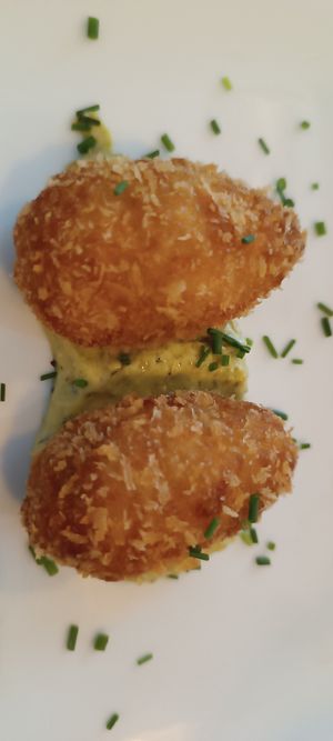Croquettes jambon délicieuses at La Voladora in Alicante
