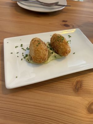 Crockett with ham and asparagus   at La Voladora in Alicante