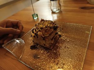 Milhojas de pistacho at La Voladora in Alicante