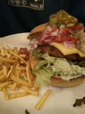 hamburguesa mexicana at La Voladora in Alicante