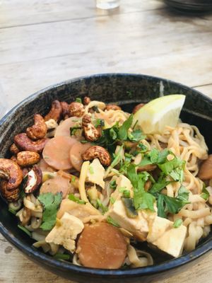 Pad Thai  at Les Bols d'Antoine in Paris