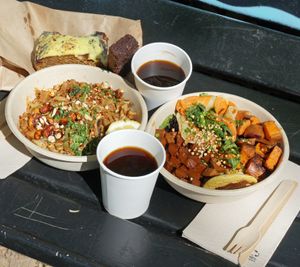 Pad Thai + Bowl of the Day + Carrot Cake + Brownie at Les Bols d'Antoine in Paris