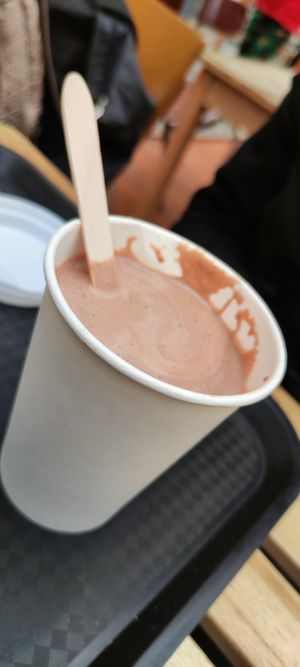 Hot chocolate and cinamon at Les Bols d'Antoine in Paris