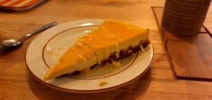 Lemon-pear cheesecake at Les Bols d'Antoine in Paris