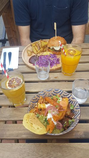  at Les Bols d'Antoine in Paris