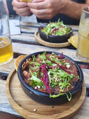 C'est beau mais vraiment très bof at Les Bols d'Antoine in Paris