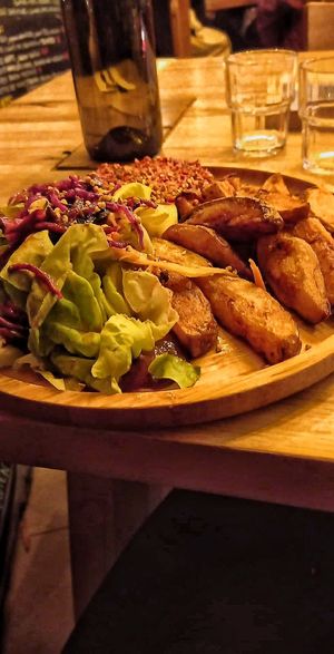  at Les Bols d'Antoine in Paris