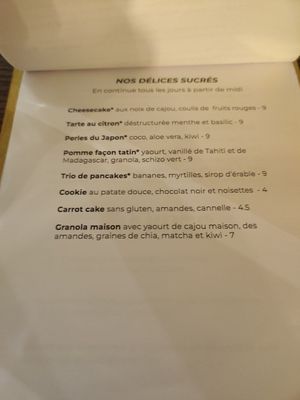 Desserts at Les Bols d'Antoine in Paris