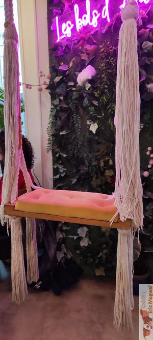 Swing at Les Bols d'Antoine in Paris