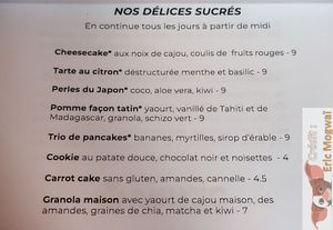 Sweets at Les Bols d'Antoine in Paris