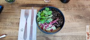  jack bowl, Thai rice, lentils, cumin-cooked jack fruit, green tahini cream, coriander and crunchy fennel (which I replaced with guacamole) at Les Bols d'Antoine in Paris