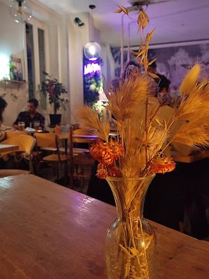  at Les Bols d'Antoine in Paris