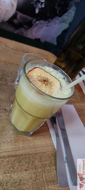 Ginger, apple at Les Bols d'Antoine in Paris