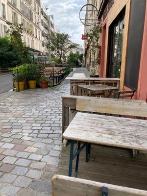  at Les Bols d'Antoine in Paris