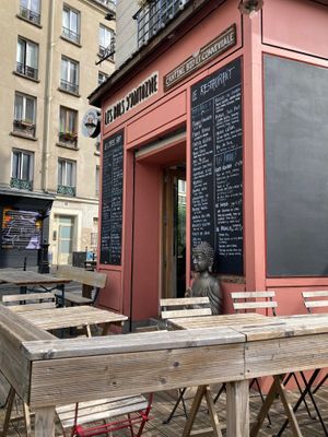  at Les Bols d'Antoine in Paris