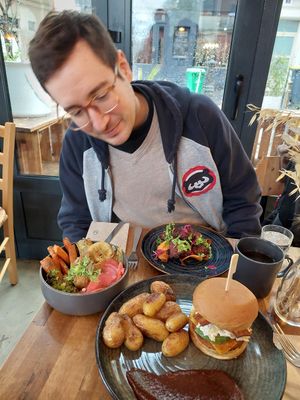  at Les Bols d'Antoine in Paris