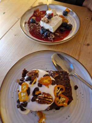  at Les Bols d'Antoine in Paris