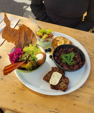  at Les Bols d'Antoine in Paris