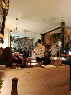  at Les Bols d'Antoine in Paris